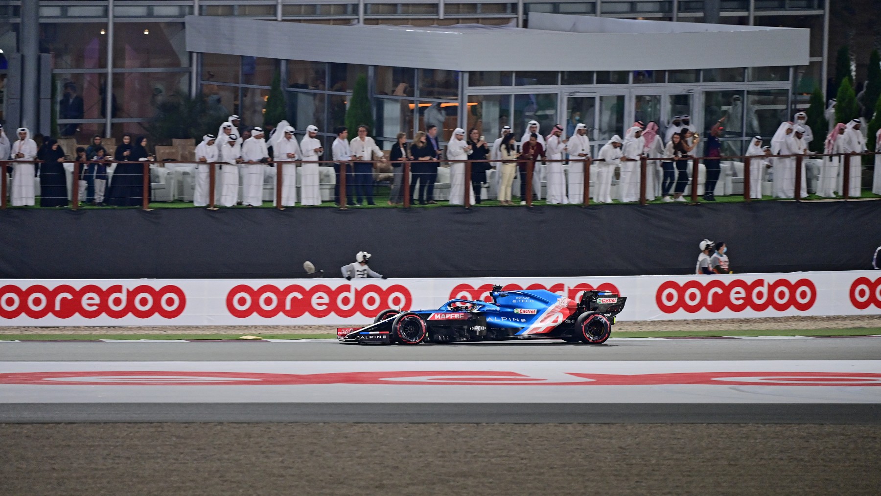 Alonso en el GP de Qatar. (AFP)