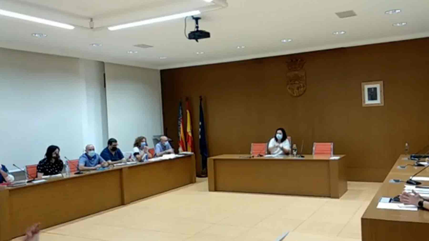 Pleno municipal en el Ayuntamiento de Sax.