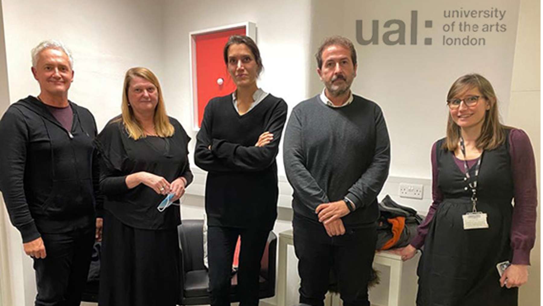 Diego González, Amparo Sard y Antonio Fernández Coca, junto al equipo de la vicerrectora de Relaciones Internacionales de la UAL, Wendy Anderson.