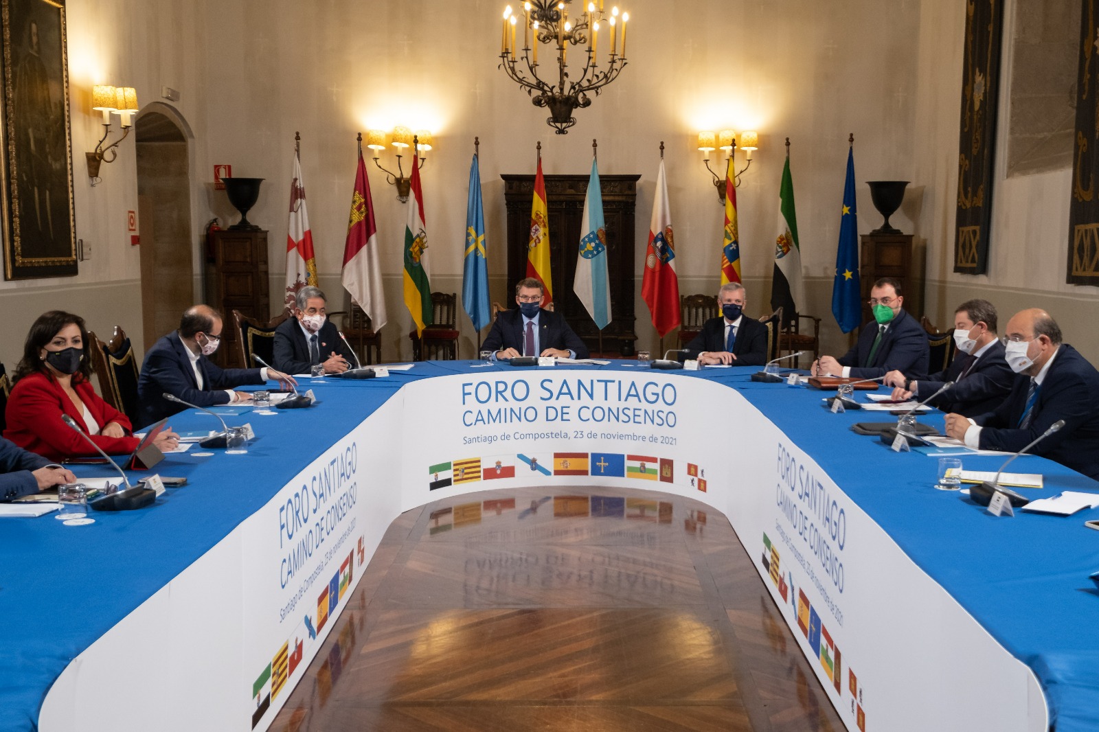 Los presidentes autonómicos durante la reunión celebrada en Santiago.
