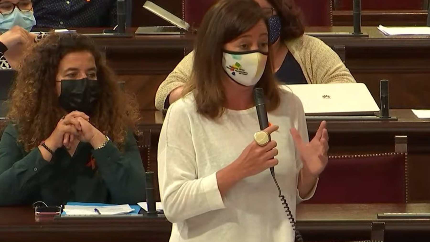 Francina Armengol en el Parlament.