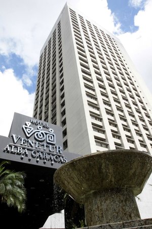 Juan Carlos Monedero recibió 200.000 euros del chavismo en el Hotel Alba Caracas.