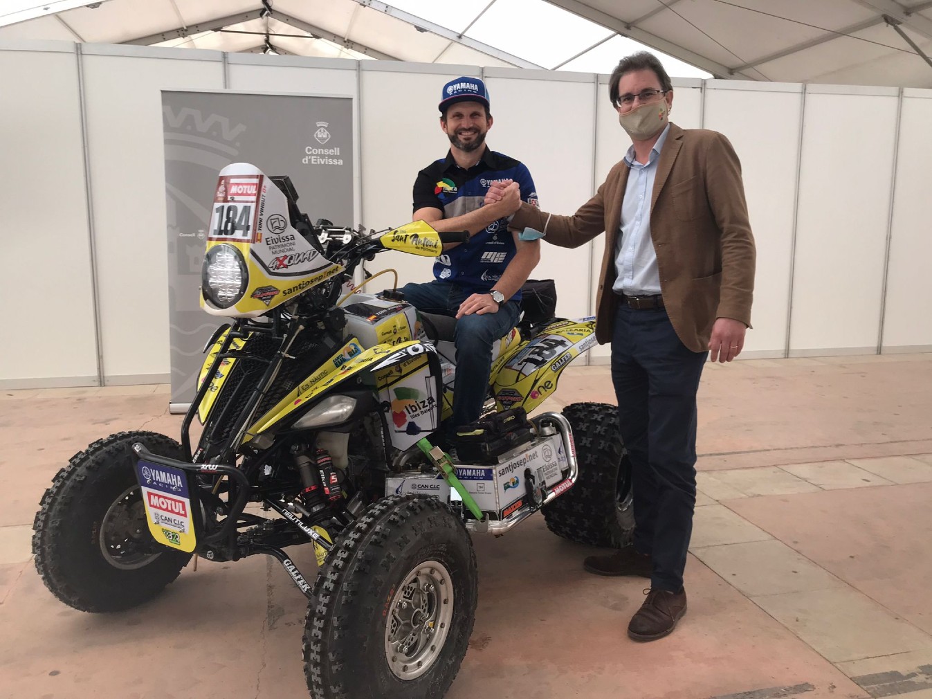 Toni Vingut y el conseller Salvador Losa, en la presentación de hoy
