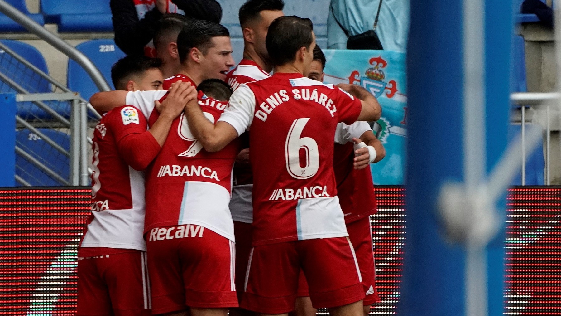 El Celta celebra un gol ante el Alavés. (EFE)