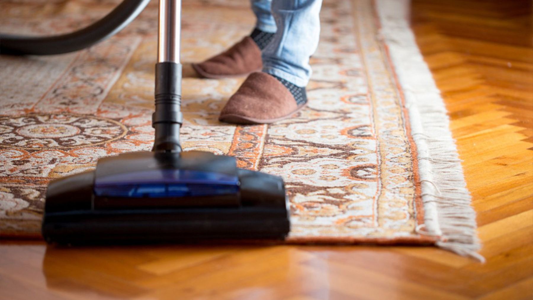 Descubre el método para limpiar la alfombra en casa de manera natural