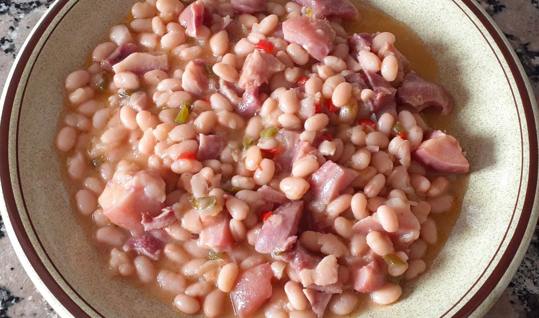 Alubias con butifarra