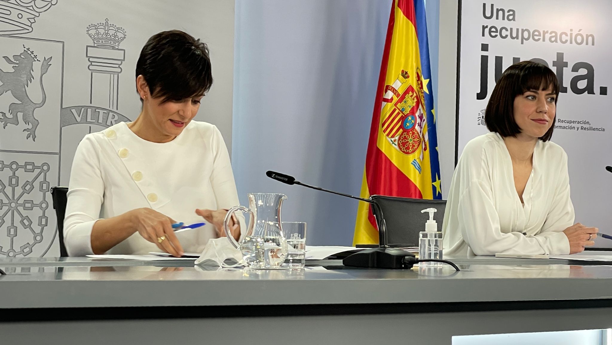 Las ministras Isabel Rodríguez y Diana Morant durante la rueda de prensa posterior al Consejo de Ministros. Foto: Joan Guirado