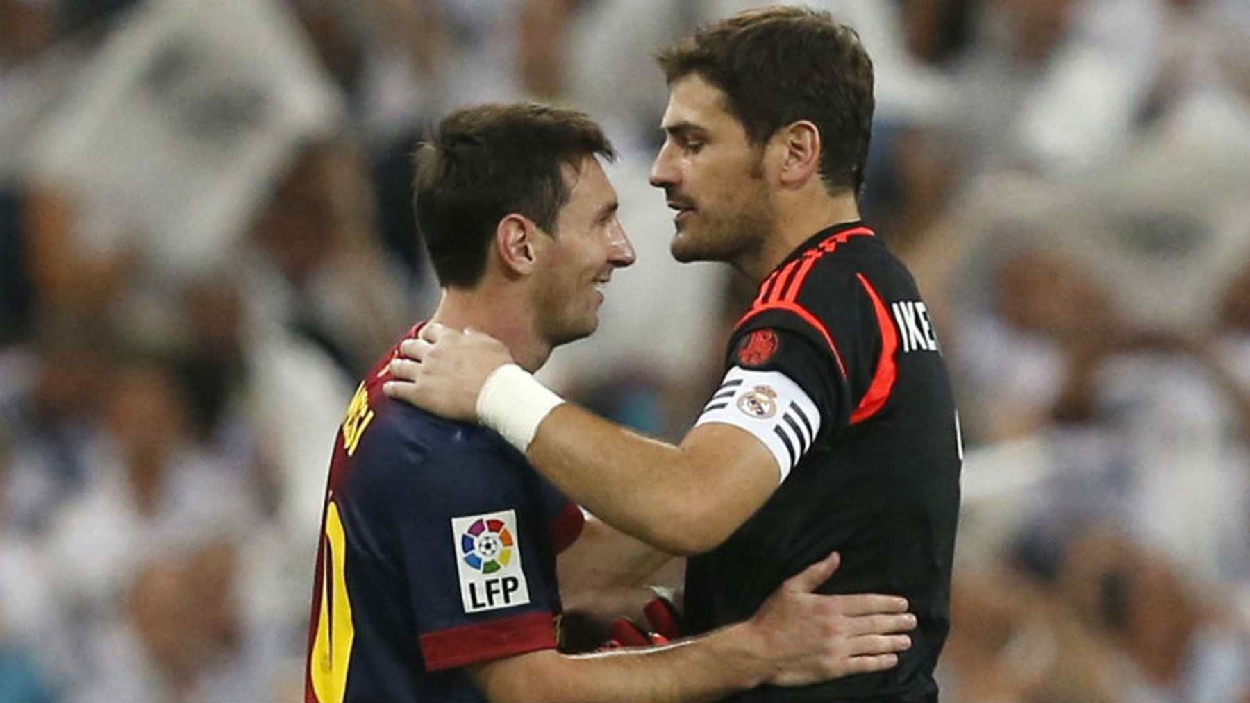 Leo Messi e Iker Casillas en un Clásico.