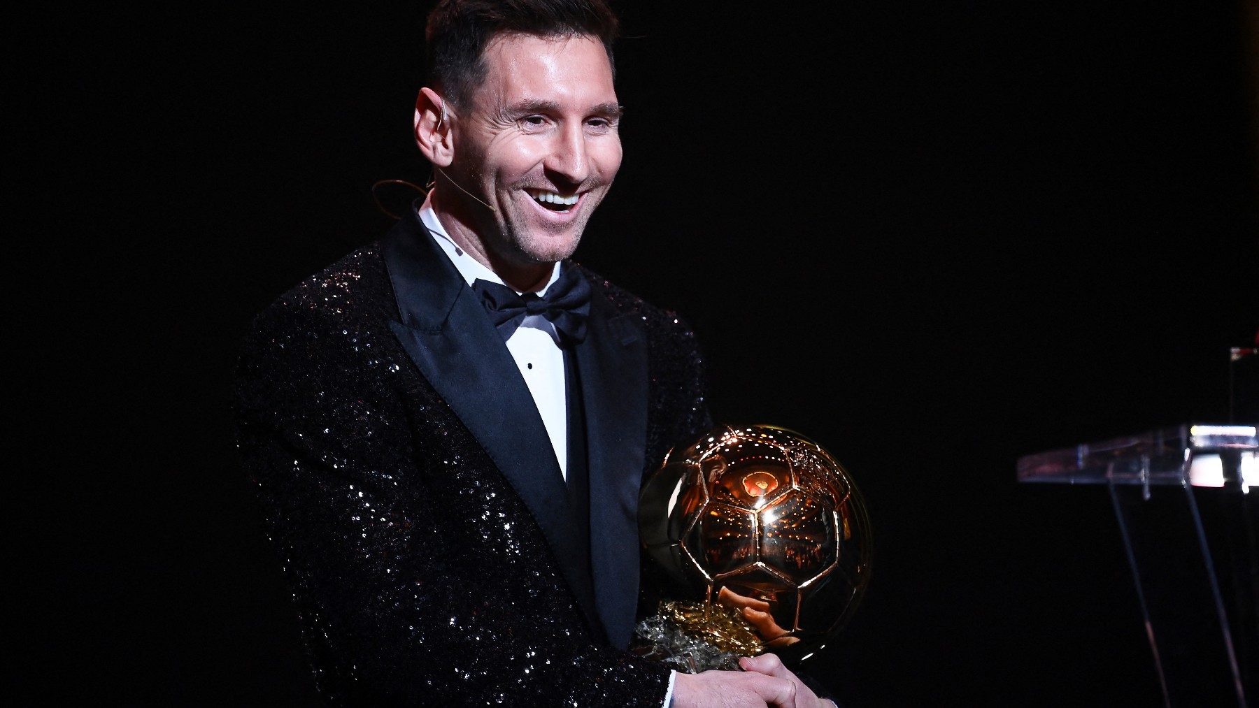 Messi, con el Balón de Oro. (Getty)