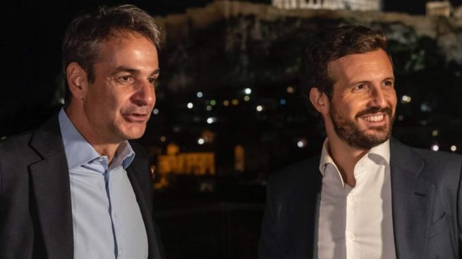 Casado se reúne con el primer ministro de Grecia para hacer un frente común contra Turquía
