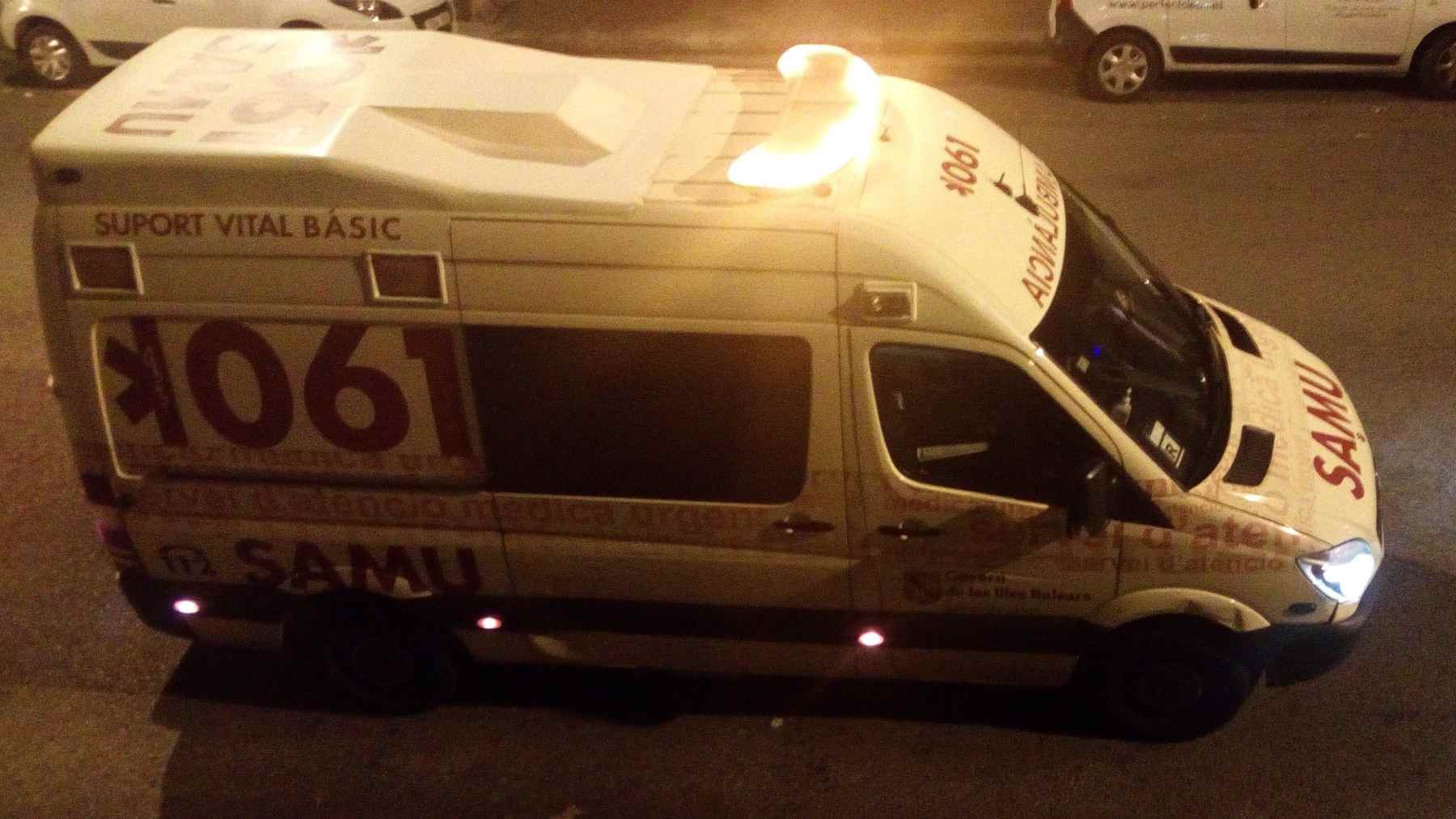 Ambulancia del SAMU 061 de Baleares durante un servicio de noche. EUROPA PRESS