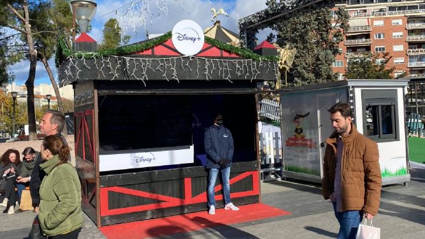 Javier Fernández regresa por Navidad: abre una pista de hielo en Madrid junto con Disney+