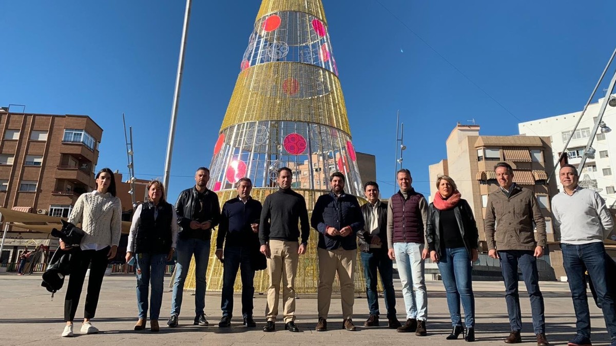 Teodoro García Egea y Fernando López Miras en un encuentro con alcaldes en Alcantarilla.