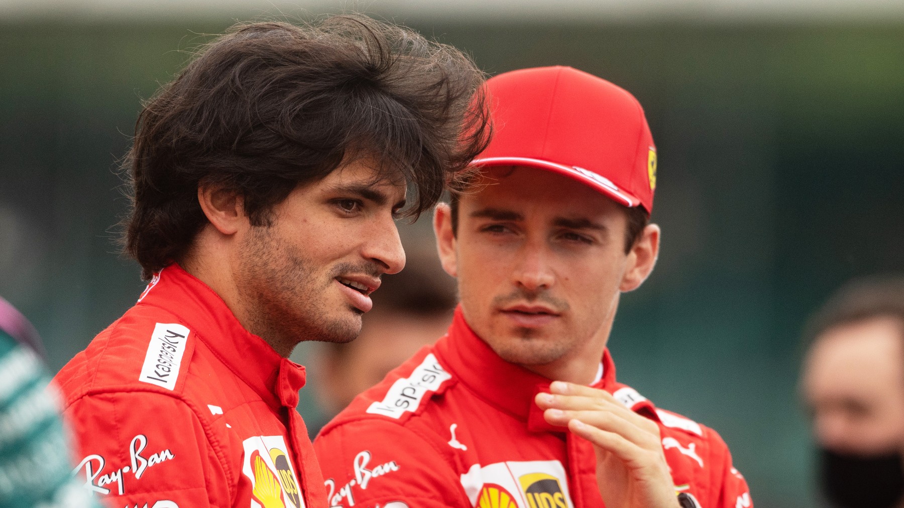 Carlos Sainz y Charles Leclerc, compañeros en Ferrari. (Getty)
