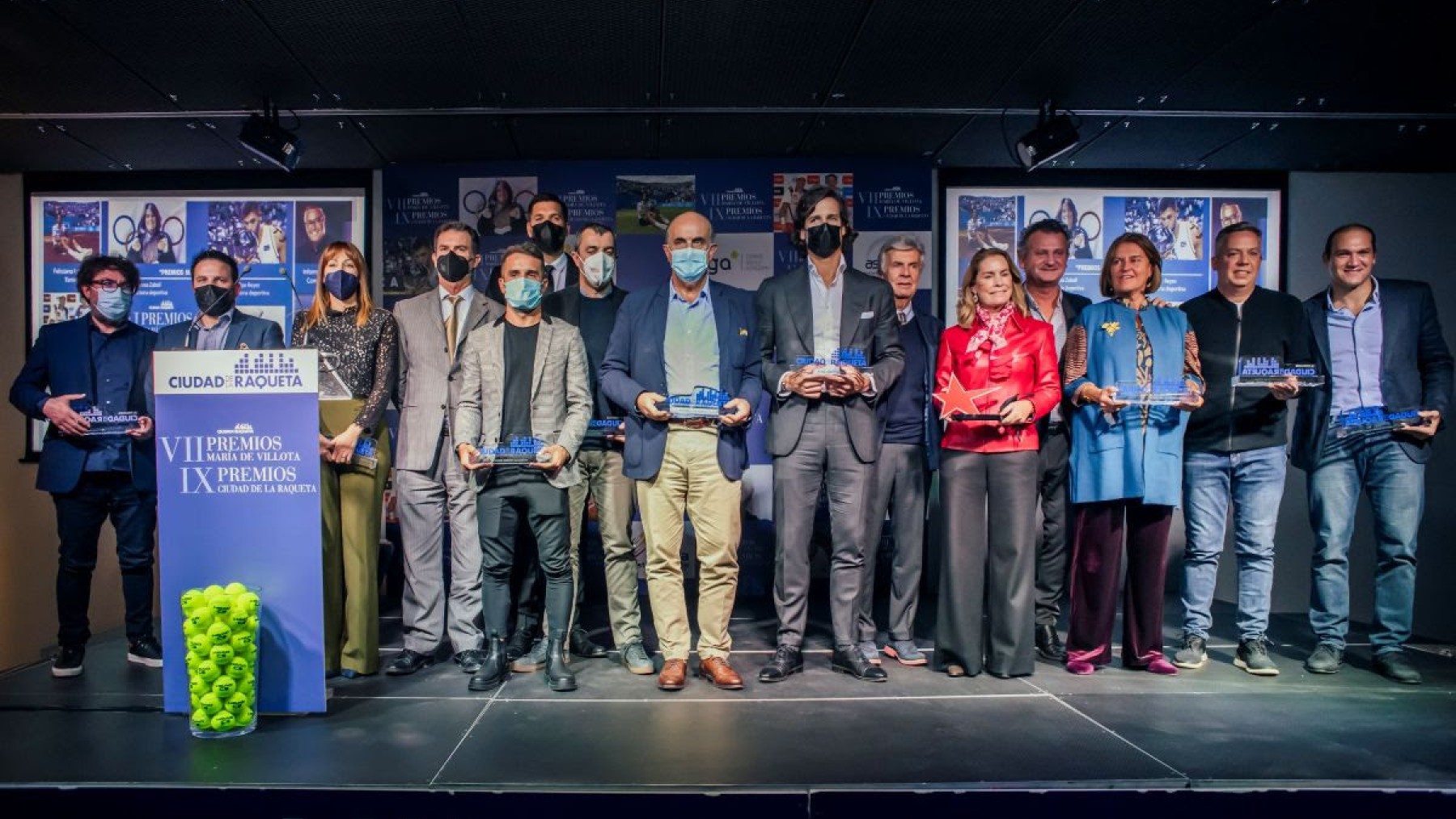 Los galardonados en los Premios Ciudad de la Raqueta y María de Villota.