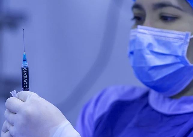 La Comisión de Salud Pública aprueba la tercera dosis para mayores de 40 años