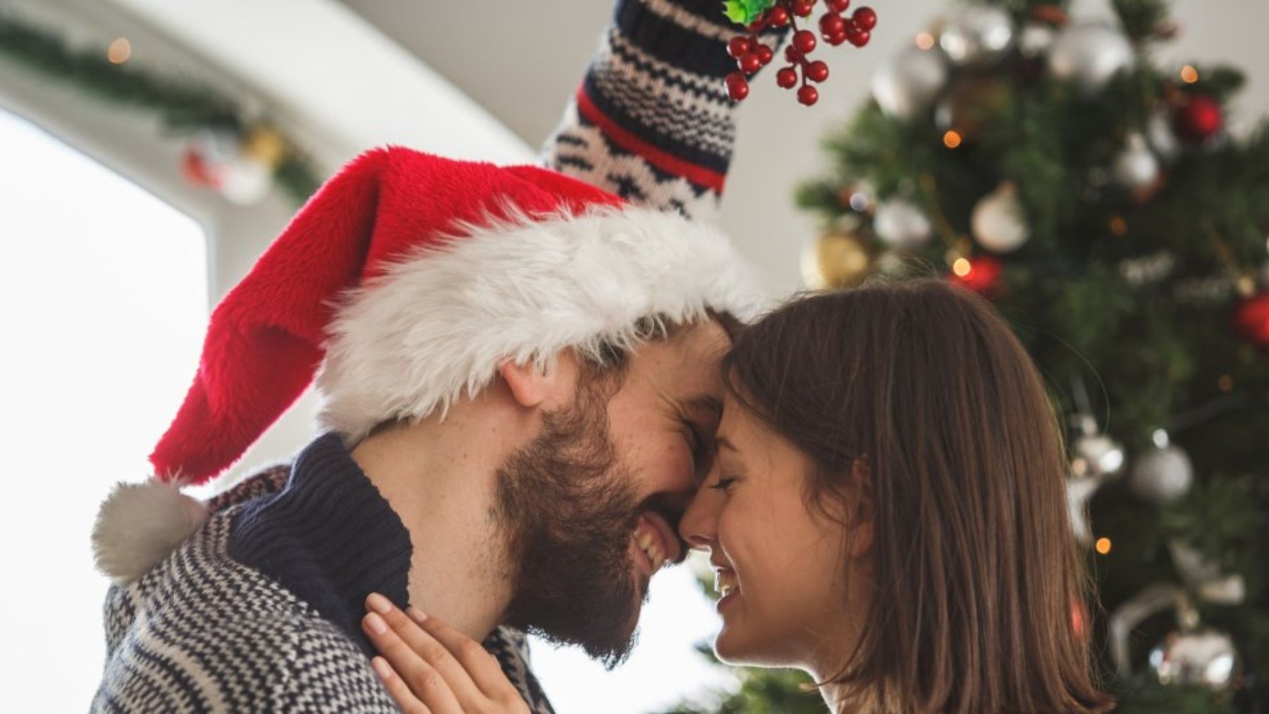 Descubre las mejores tradiciones de Navidad para atraer el amor