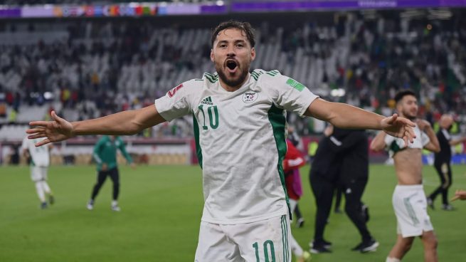 Youcef Belaili celebra un gol.