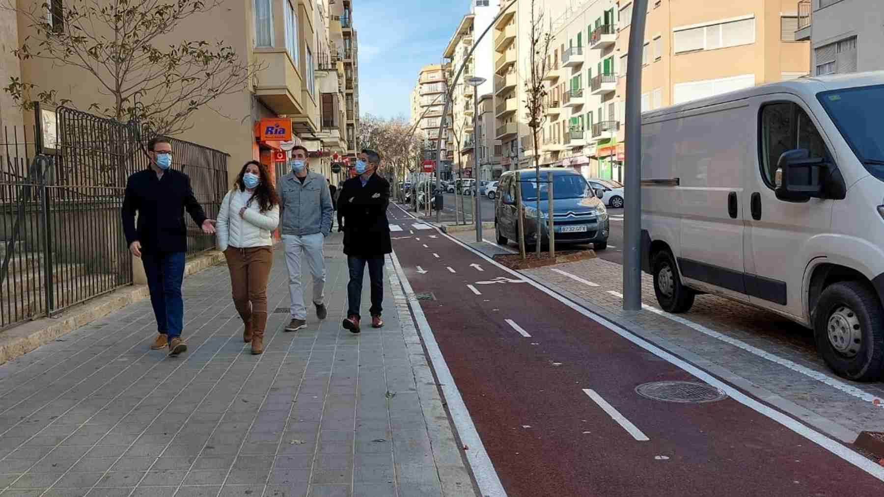 El alcalde de Palma, Jose Hila, junto con la teniente de alcalde de Infraestructuras y Accesibilidad, Angélica Pastor, visita la calle General Ricardo Ortega. – AYUNTAMIENTO DE PALMA