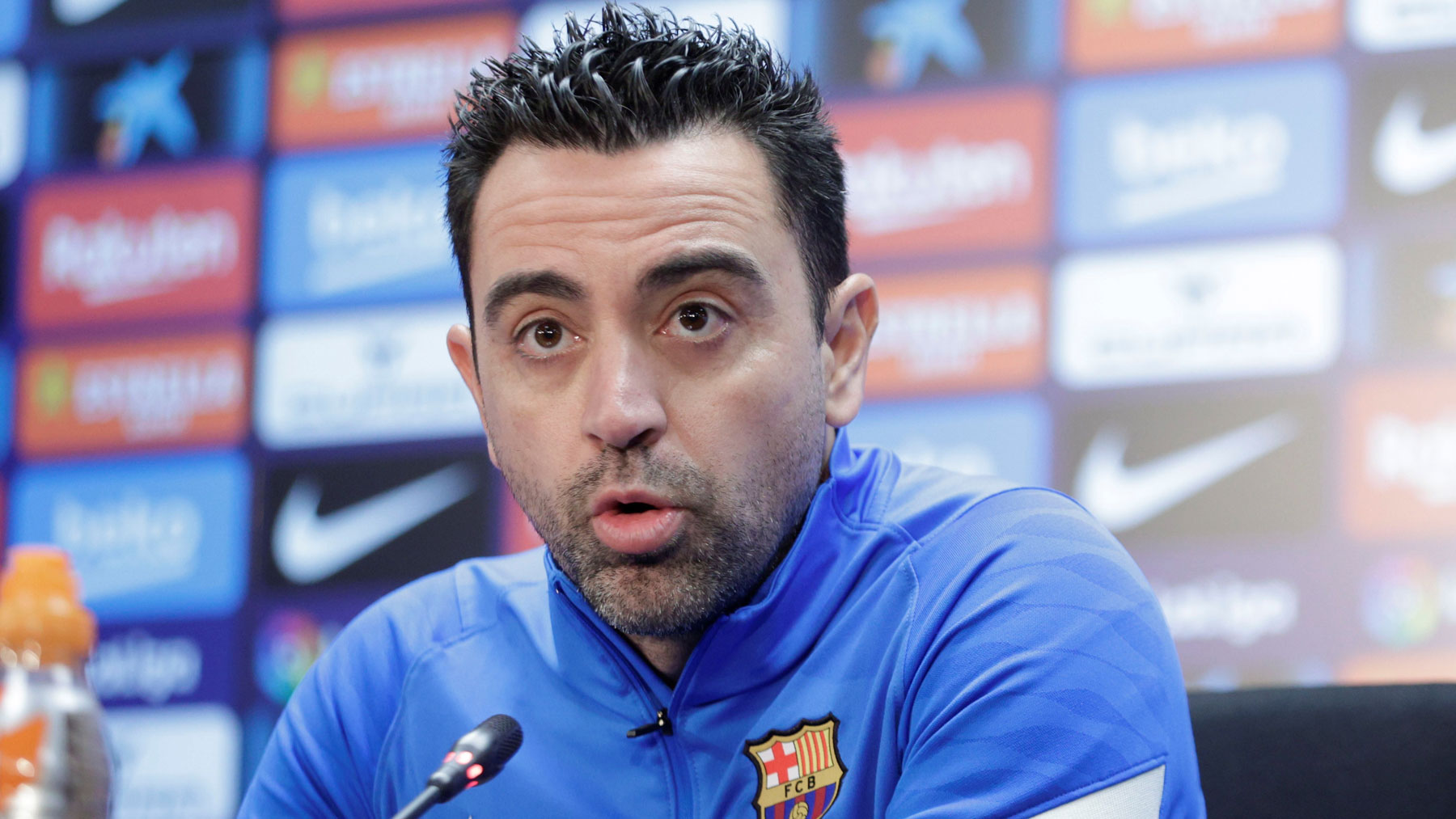 Xavi, en una rueda de prensa del Barcelona (EFE)