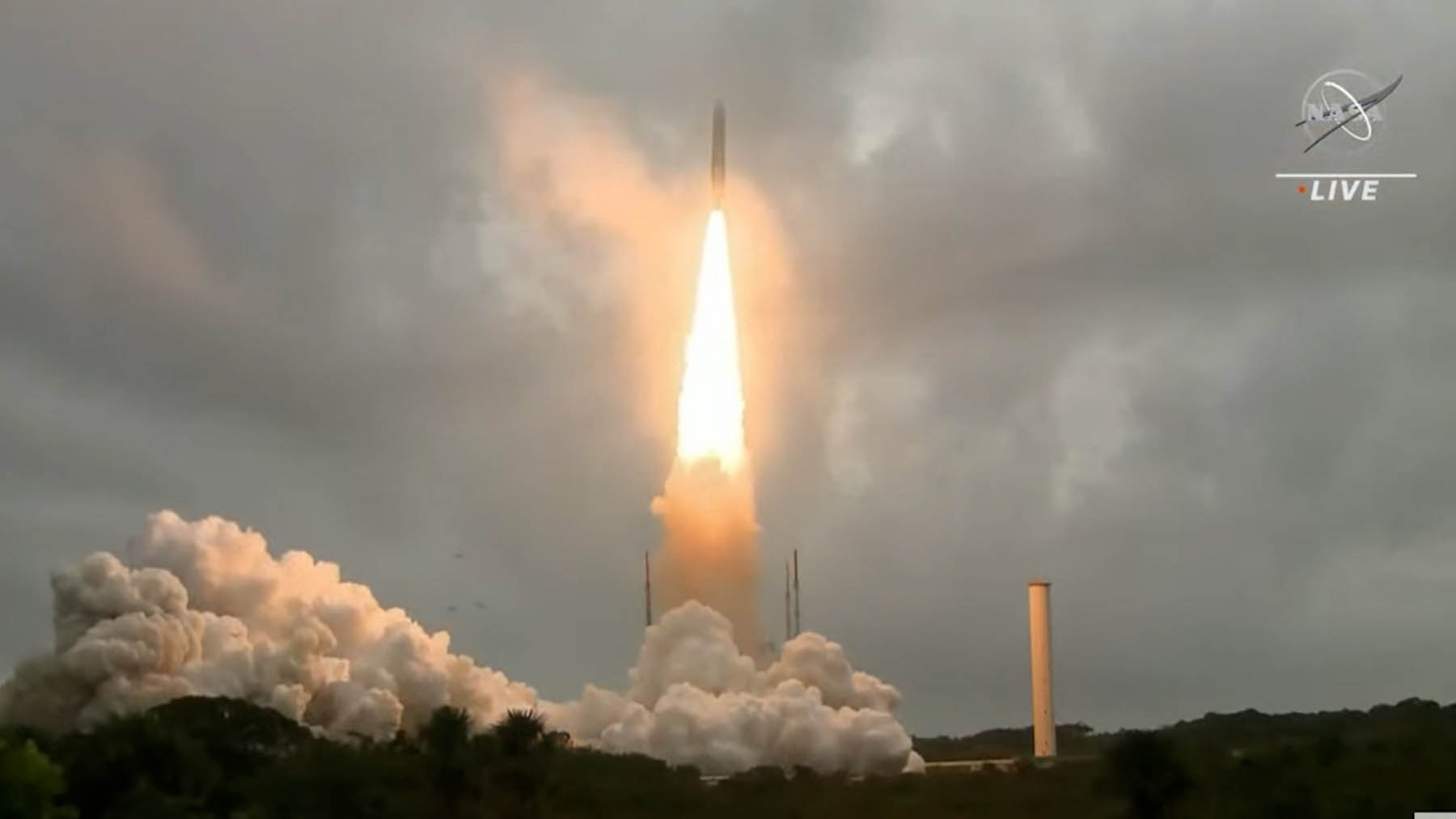 Despegue del Ariane 5 con el telescopio James Webb.