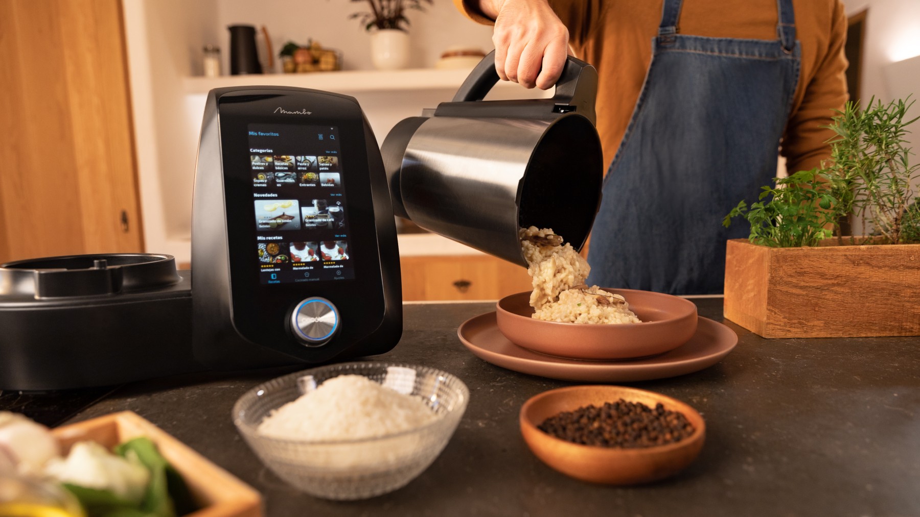 Este robot de cocina Cecotec te cambiará la vida ¡y ahora tiene un