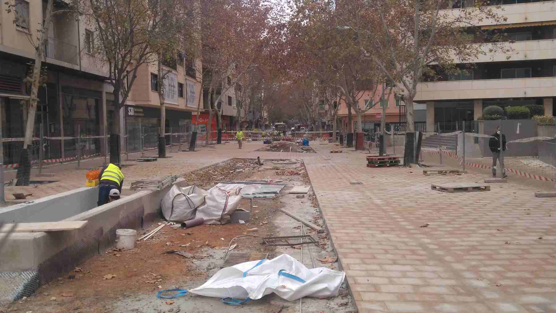 Estado actual de las obras del próximo eje cívico de la calle Nuredduna de Palma.