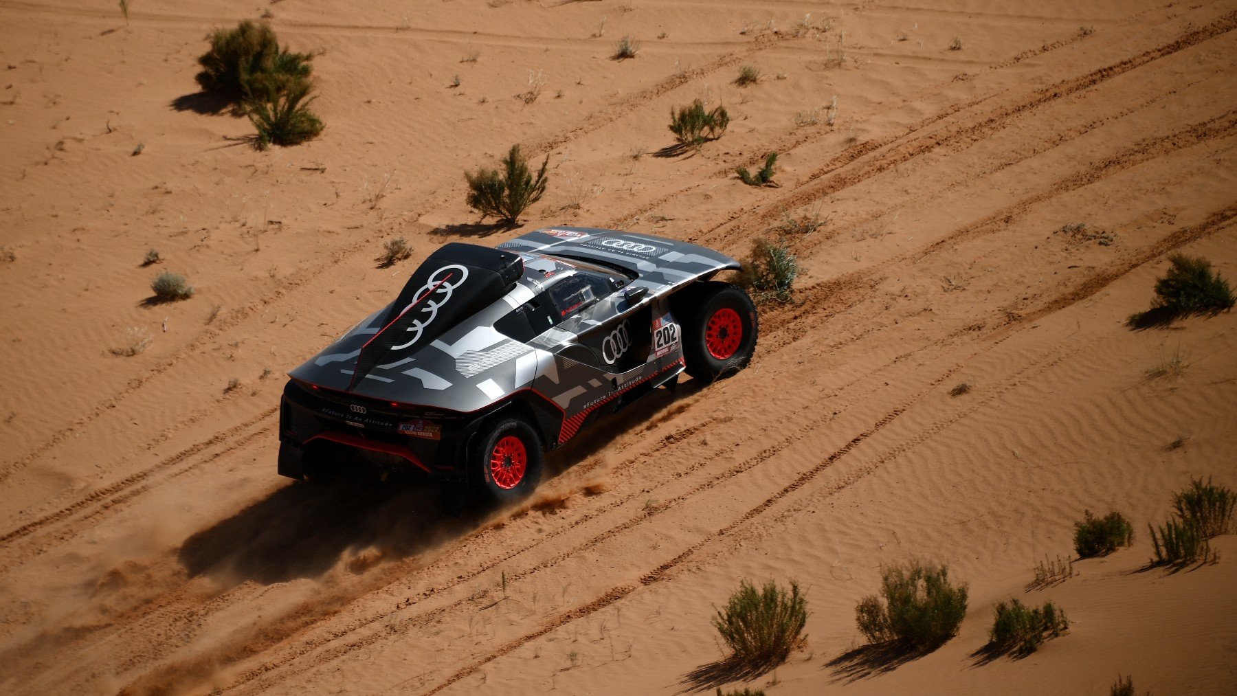 Carlos Sainz durante una etapa en el Dakar. (AFP)