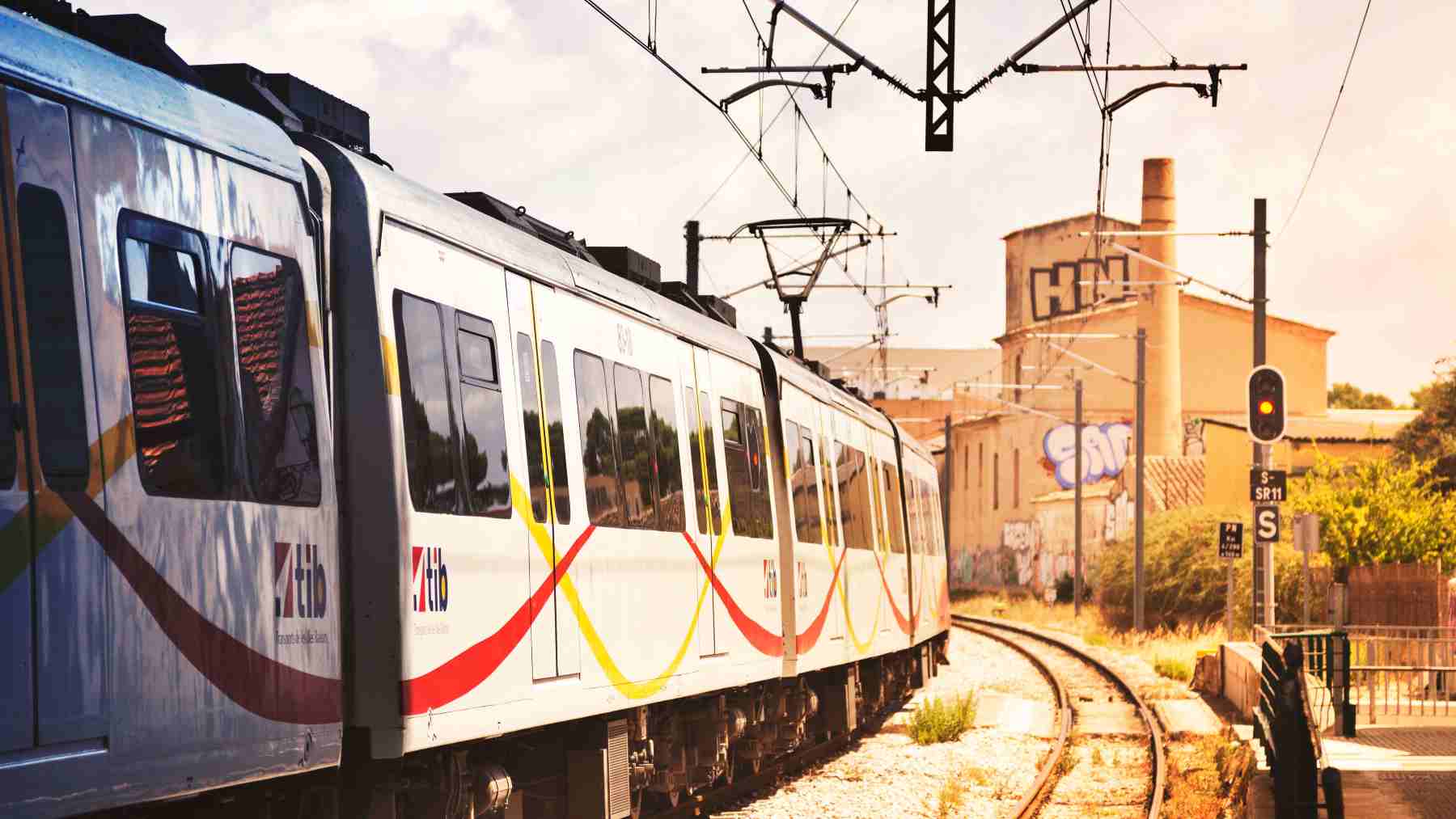 Tren de Servicios Ferroviarios de Mallorca (SFM).