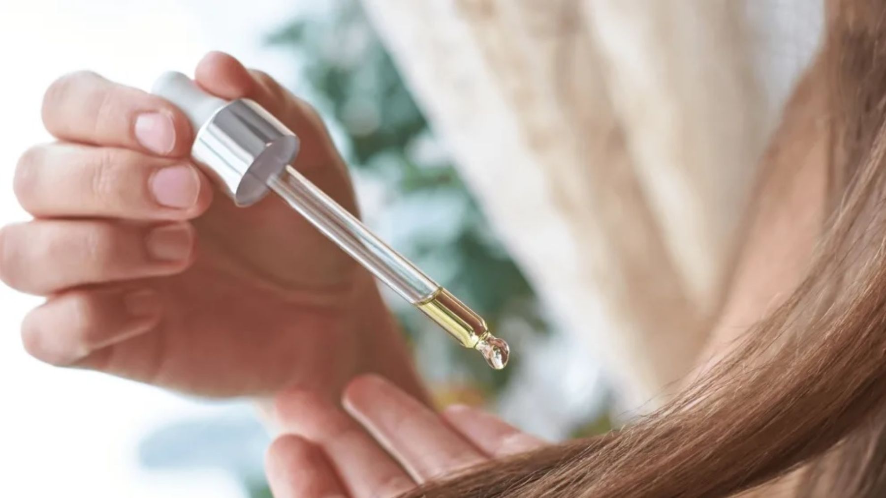 Descubre los efectos o beneficios del aceite de ricino en el pelo a través de su mejor mascarilla