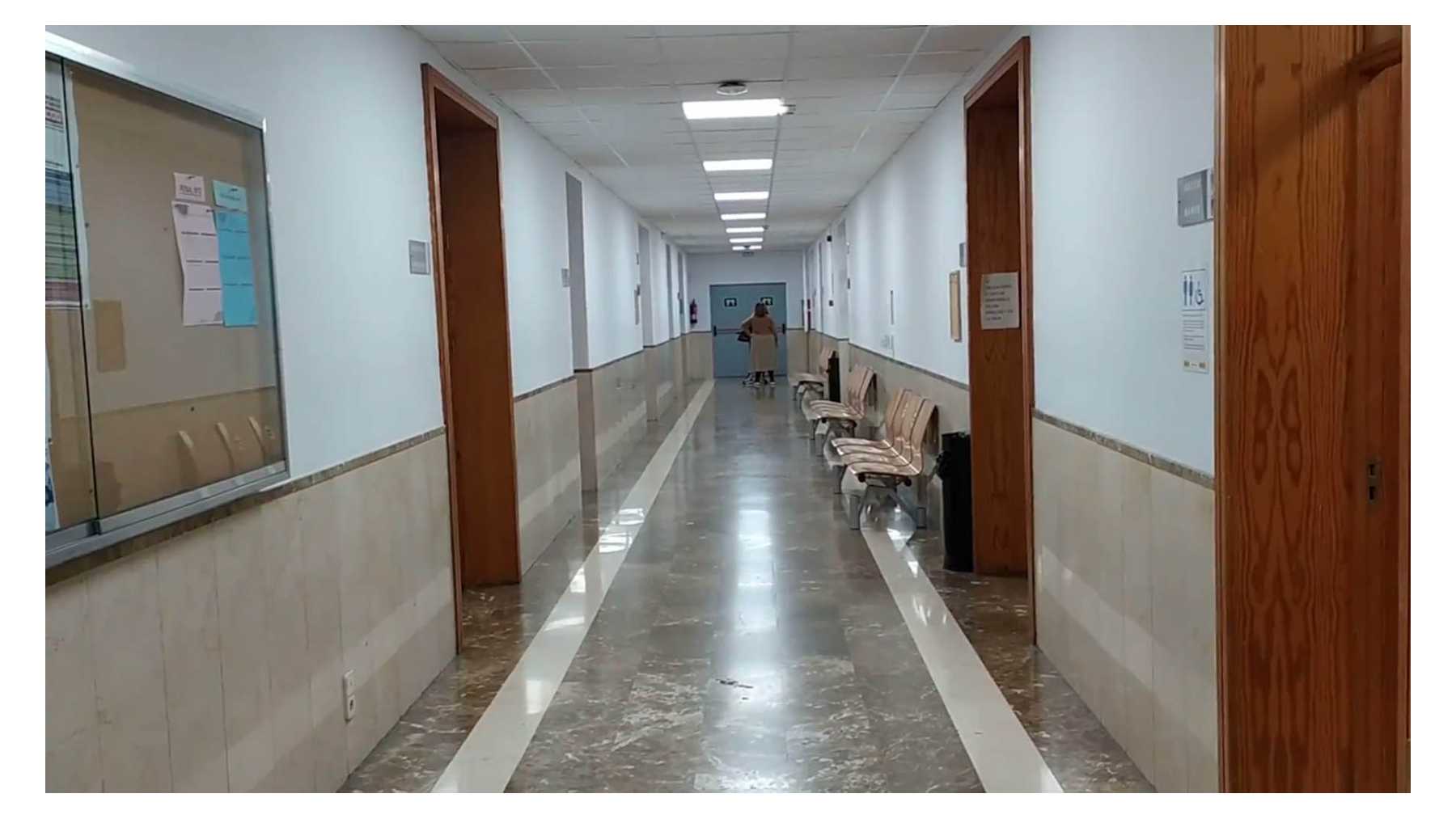 Los pasillos de los juzgados de Palma habitualmente llenos de gente y hoy vacíos.