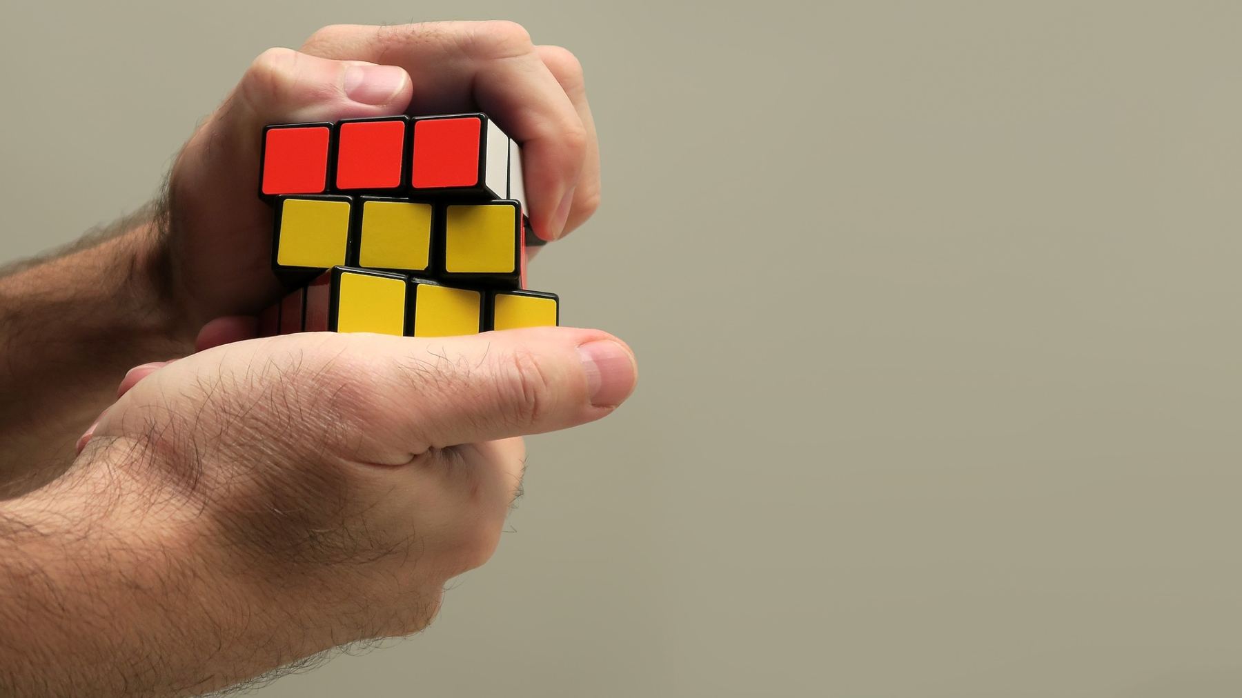 Variantes y soluciones tienen el cubo Rubik