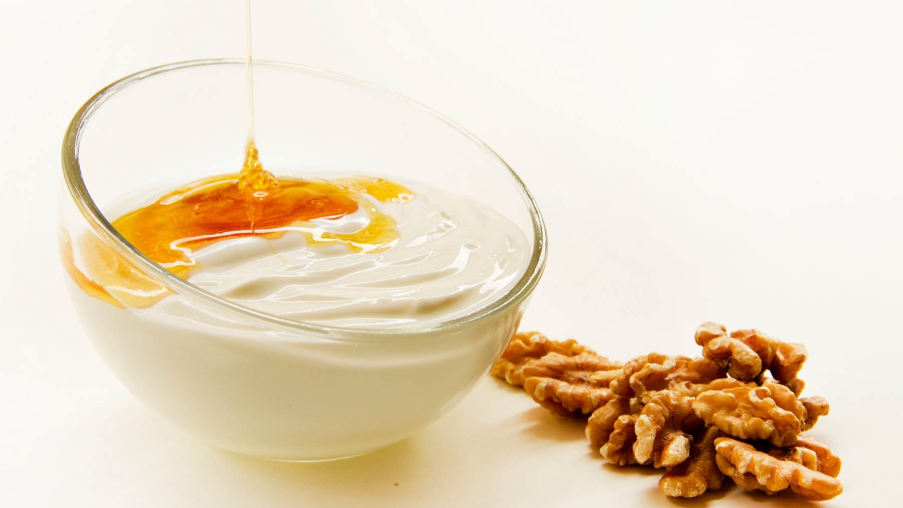 Gelatina de yogur con miel y granola