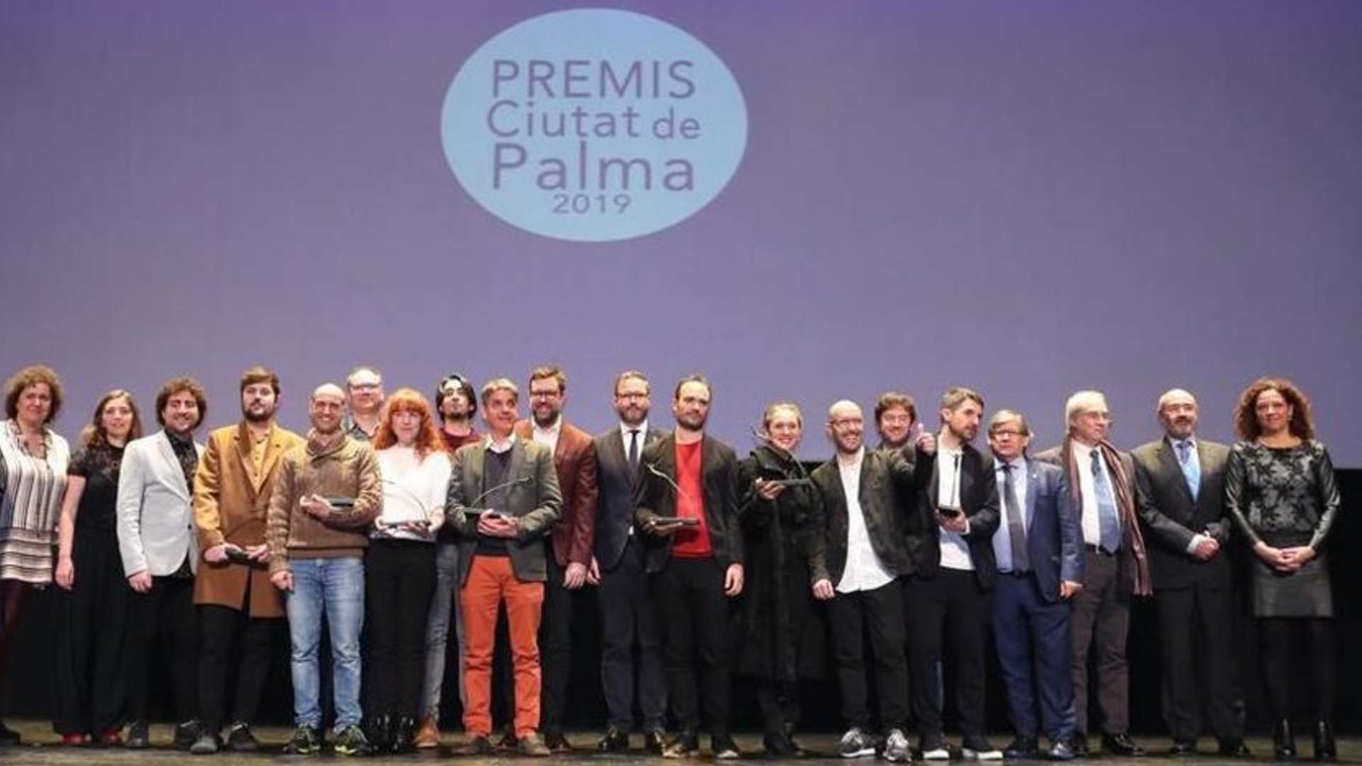 Entrega de los premios Ciutat Palma en la edición de 2019 con el alcalde de Palma, José Hila, en el centro de la imagen.