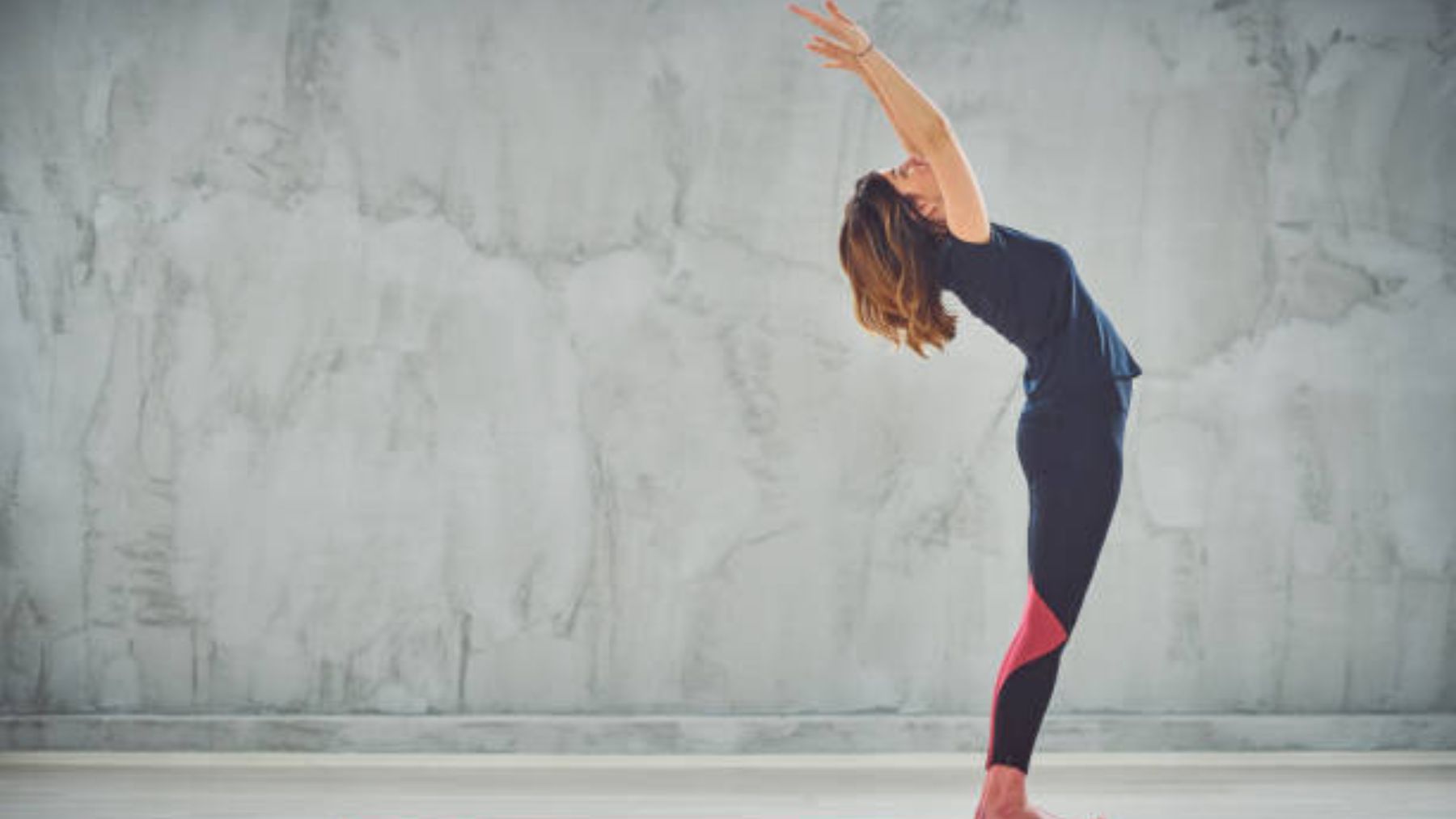 Descubre los beneficios que tiene el yoga para la columna