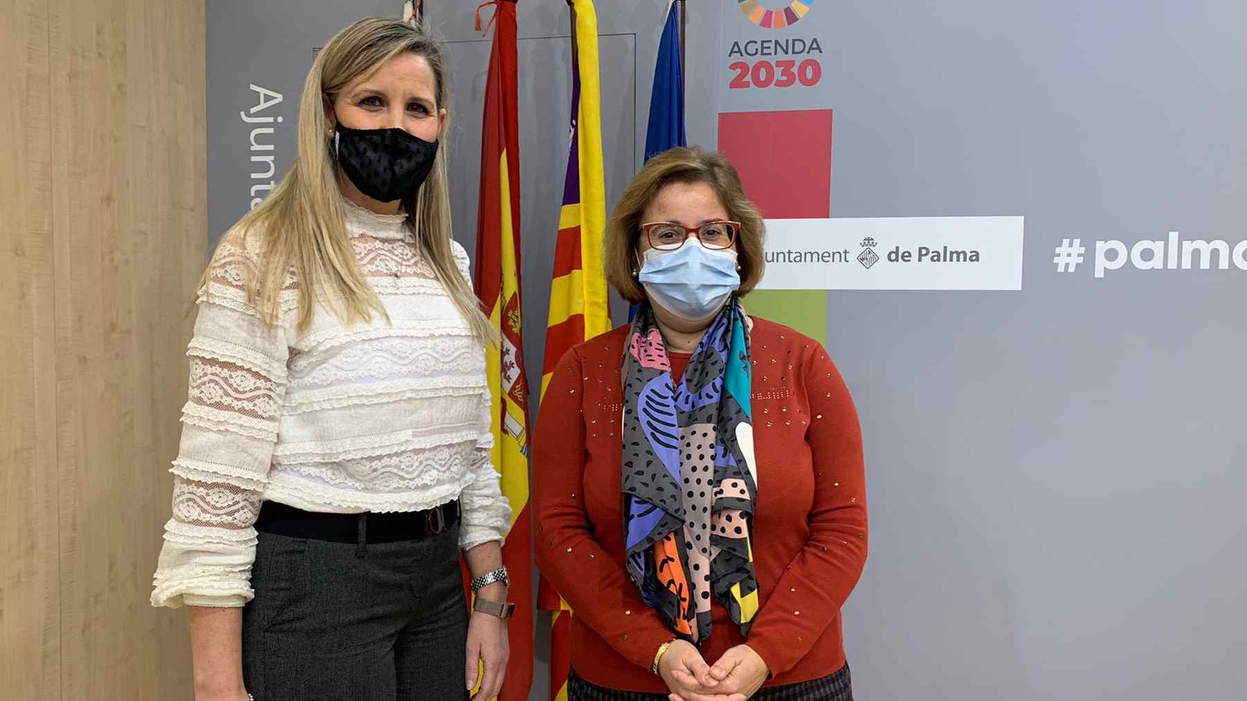 Las concejalas del PP de Palma, Lydia Pérez y Mercedes Celeste.