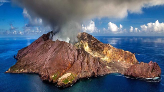 Volcán forma isla