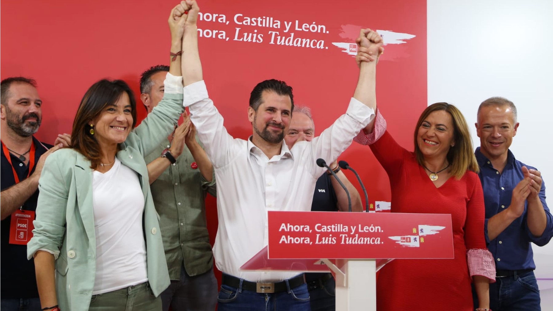 El dirigente del PSOE en Castilla y León, Luis Tudanca, celebrando los resultados electorales de 2019. (Foto: Europa Press)