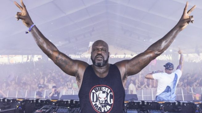 Shaquille O'Neal ahora es DJ.