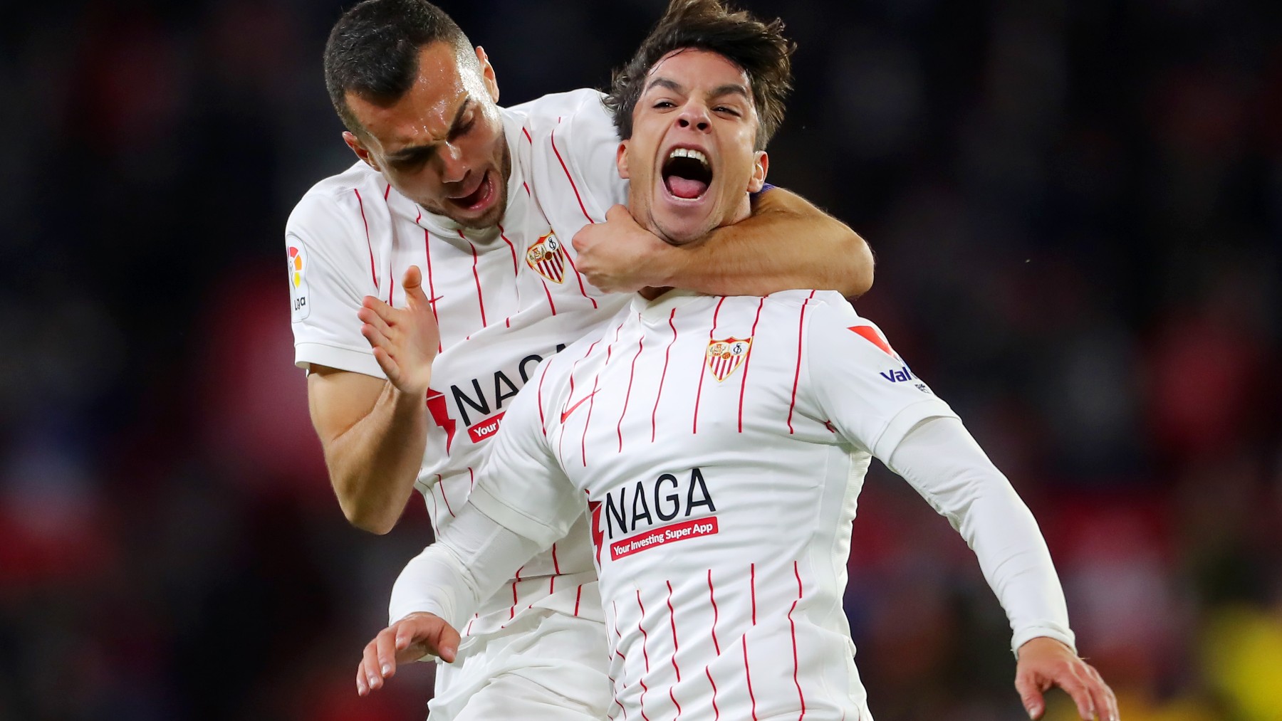 Jordán y Oliver Torres celebran el segundo gol del Sevilla. (Getty)