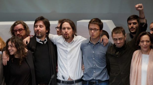 Pablo Iglesias junto a Monedero e Íñigo Errejón, en un acto de Podemos (Foto: Pedro Blázquez/Getty)