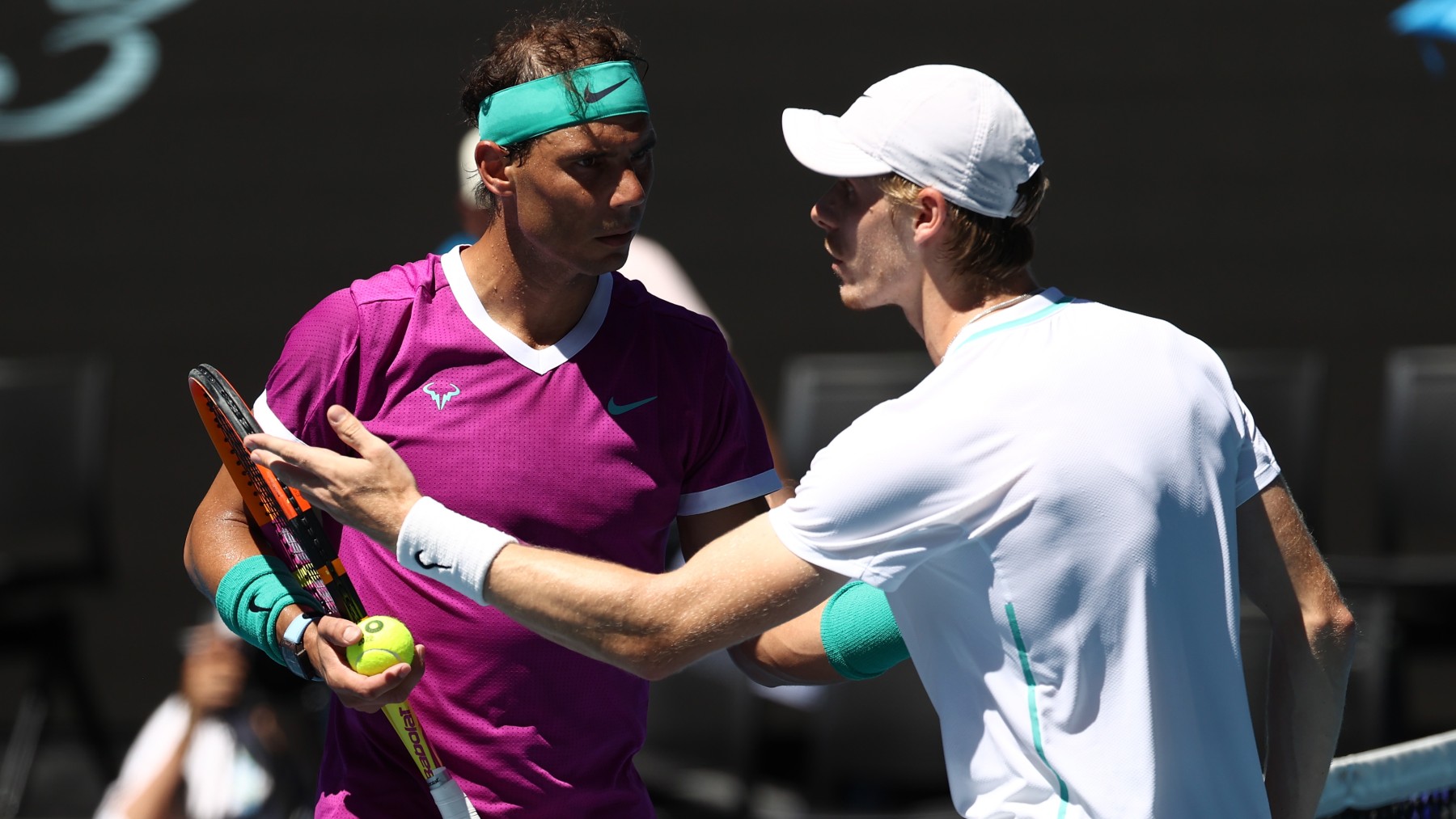 Rafael Nadal y Denis Shapovalov. (Getty)