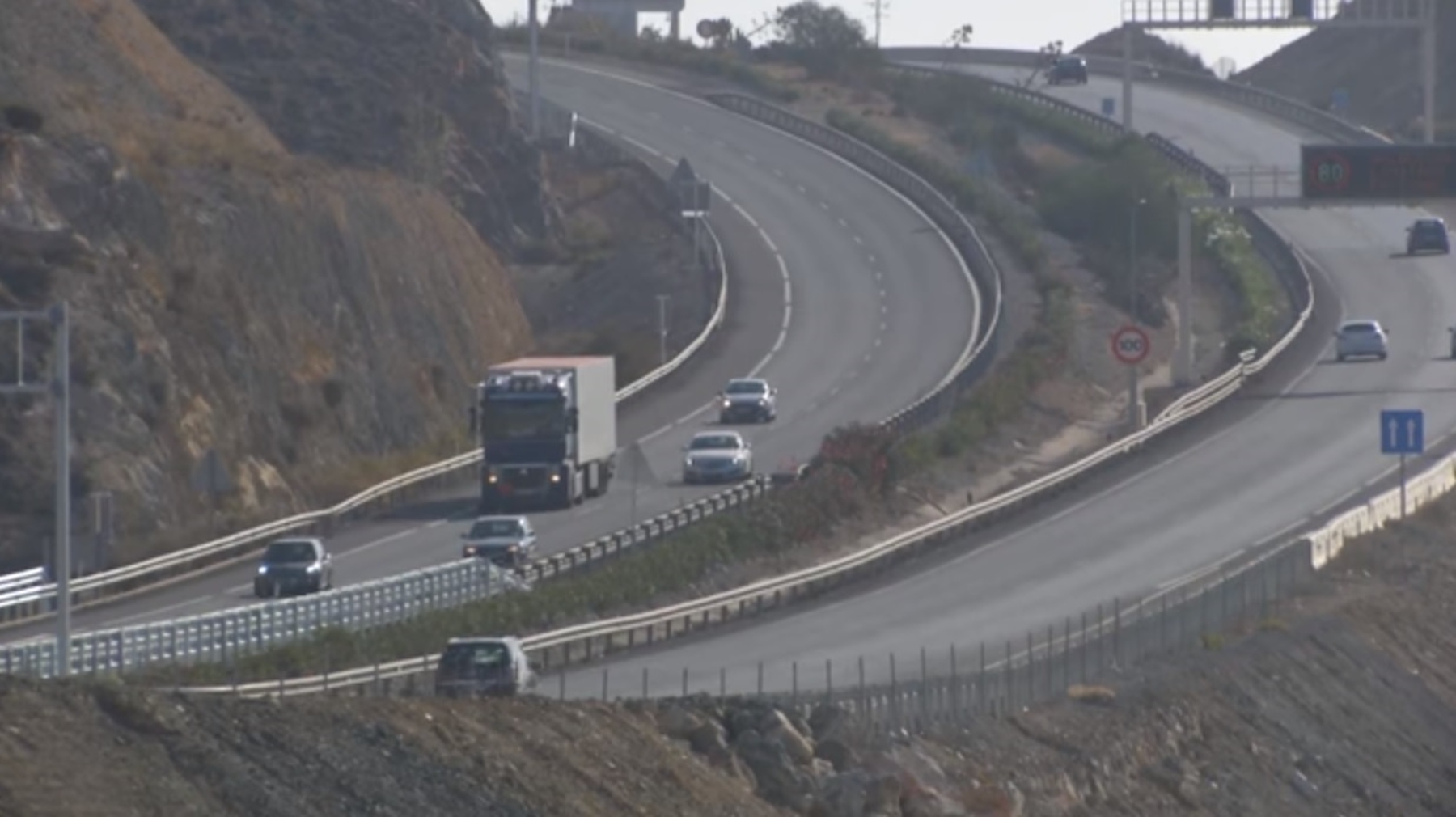 Autovía A-7 a su paso por Roquetas de Mar, en Almería (EUROPA PRESS).