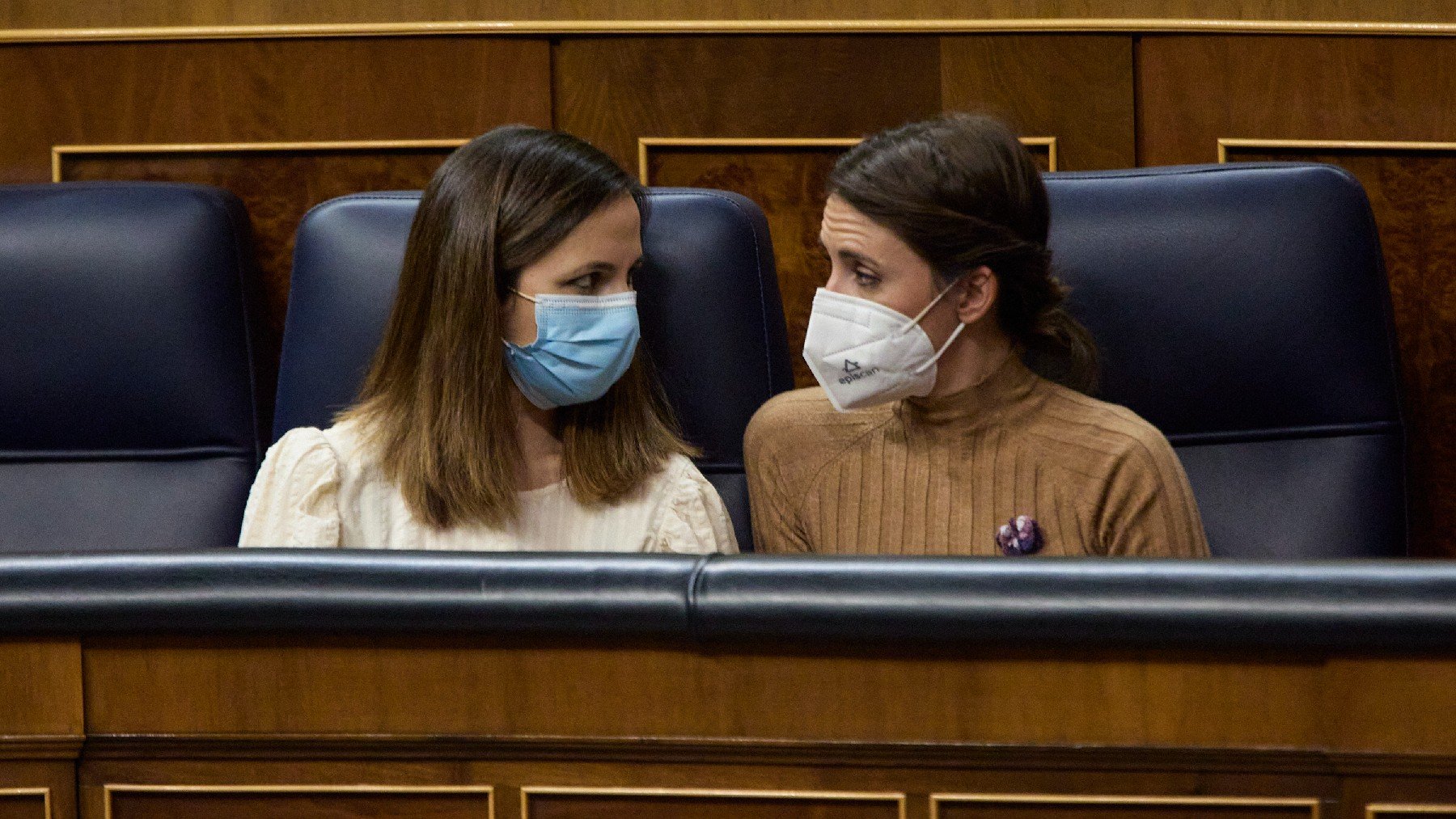 Ione Belarra e Irene Montero en el Congreso. (Foto: EP)