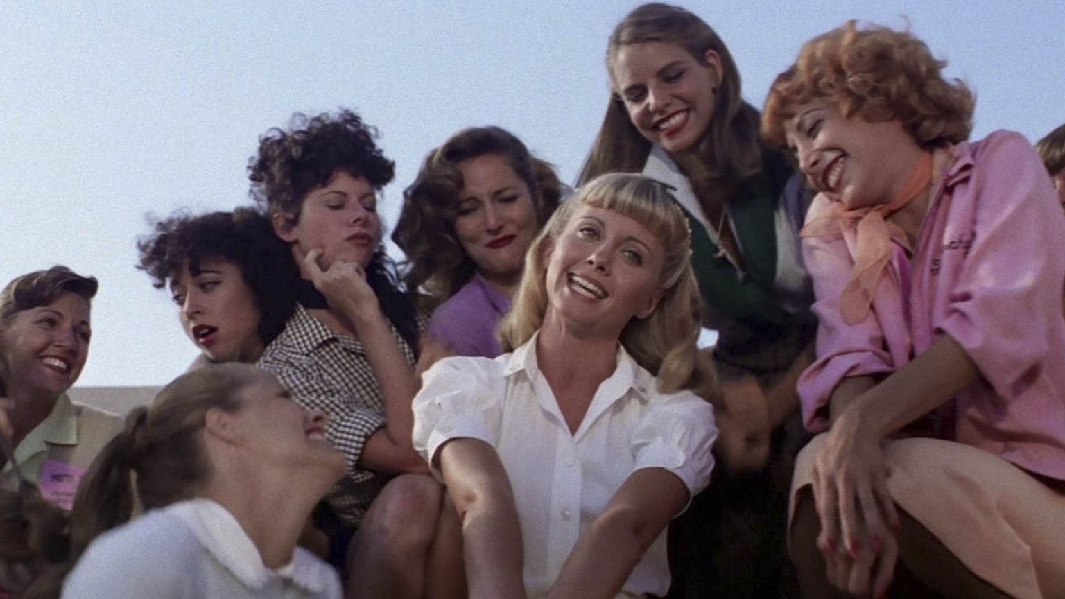 Dónde ver 'Grease', la película que llevó al estrellato a Olivia Newton