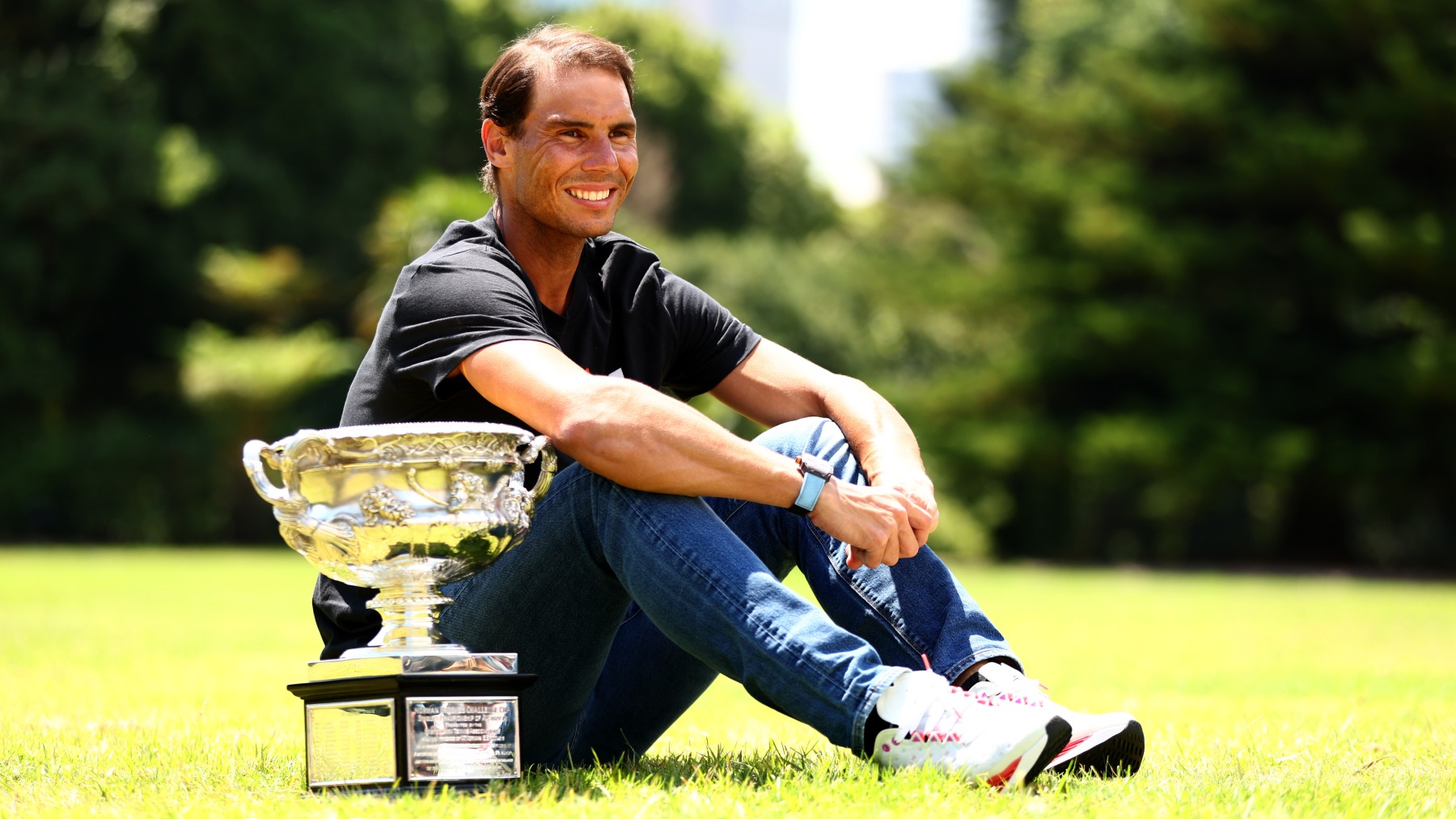 Nadal, con el trofeo del Open de Australia. (Getty)
