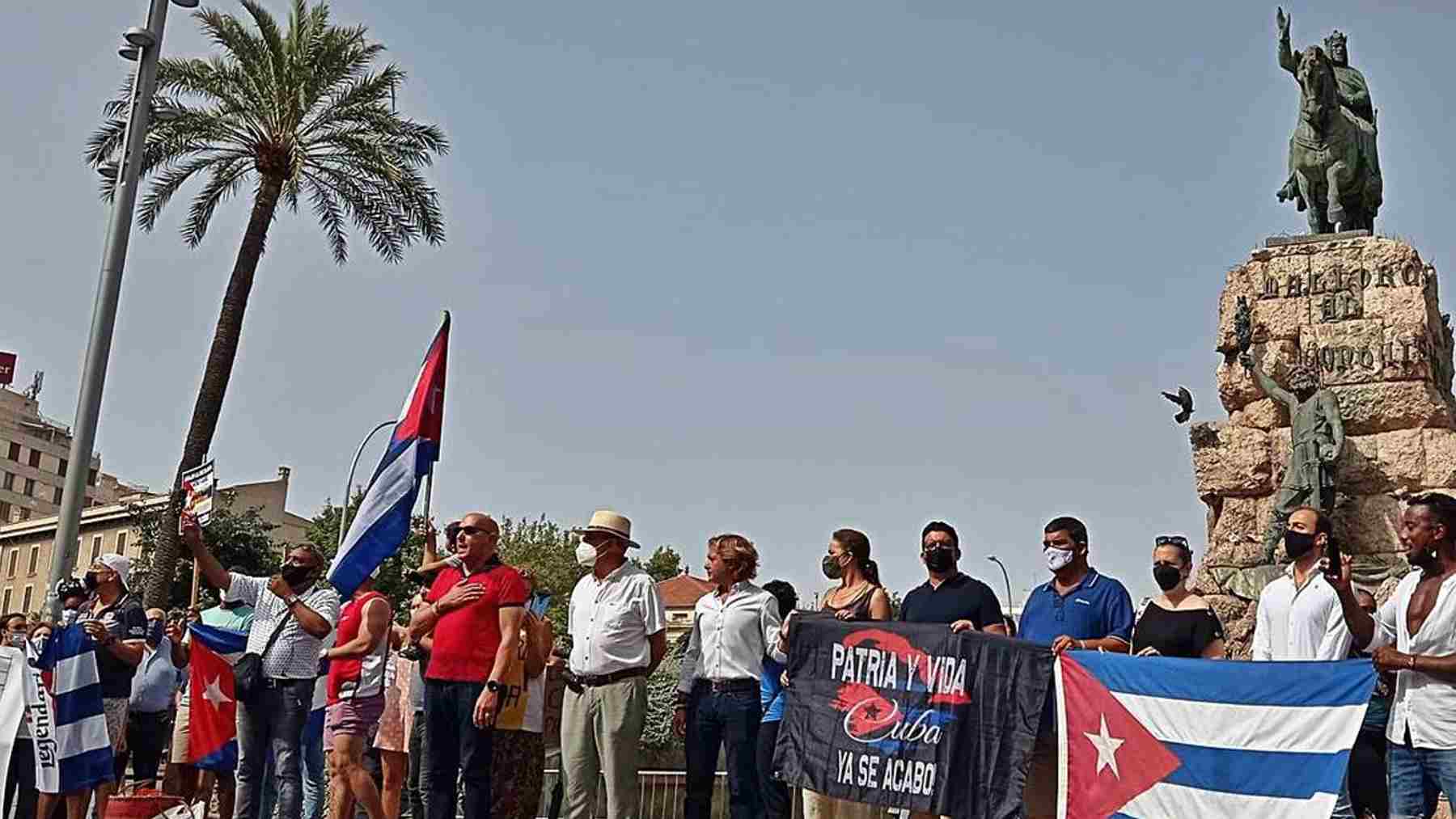 Manifestación en Palma a favor de la libertad en Cuba.