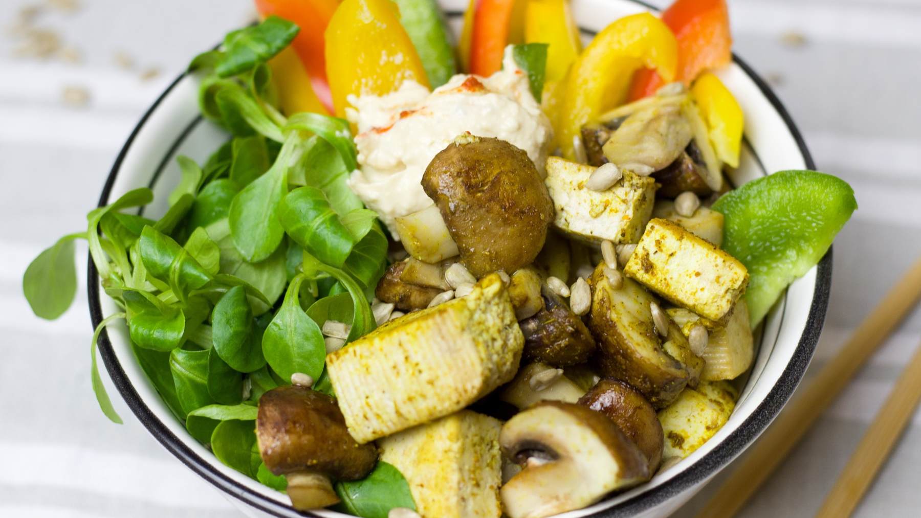 Ensalada templada de tofu