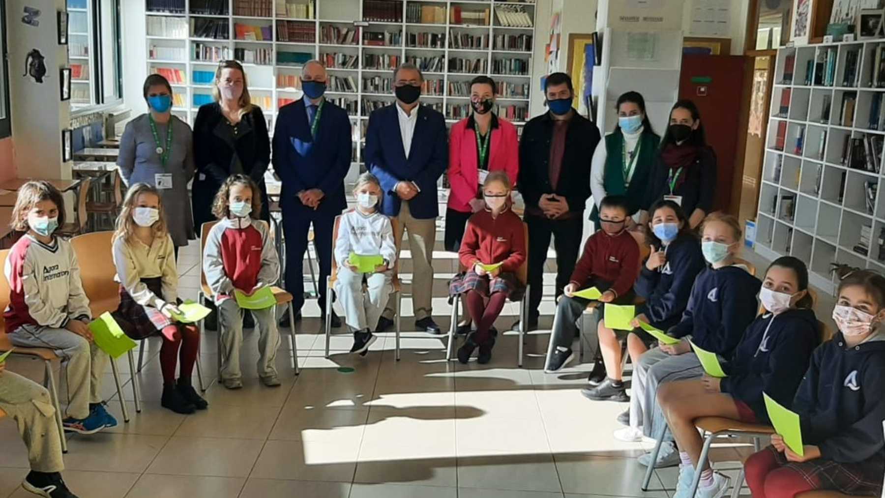 Un momento de la visita realizada por el Ayuntamiento de Calvià al Aula del Mar de Agora Portals.