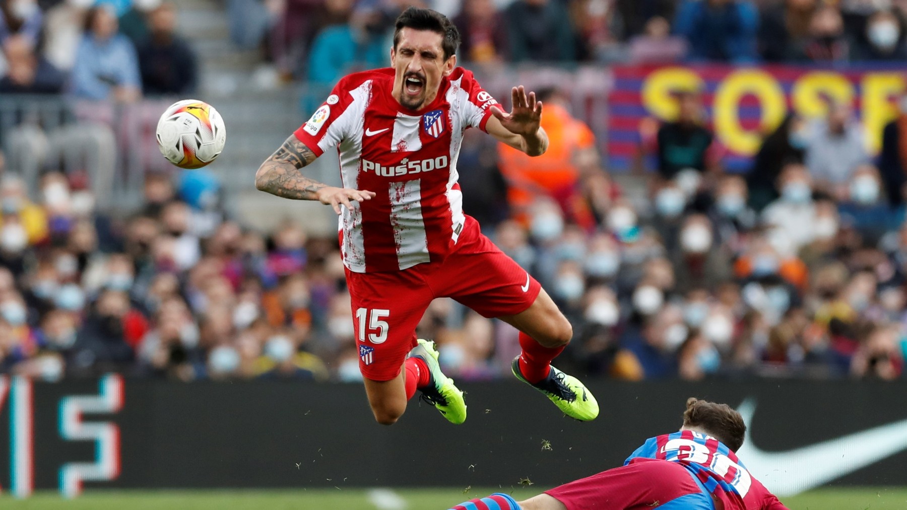 Savic, durante un encuentro ante el Barcelona. (EFE)